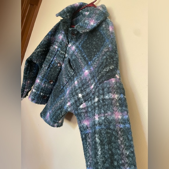 Coat - Picture 3 of 4